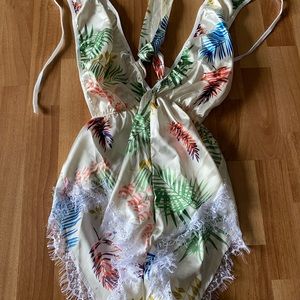 NEW SHEIN tropical print casual romper/teddy